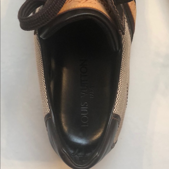 Men’s Louis Vuitton shoes size 7. Great condition - Picture 6 of 7
